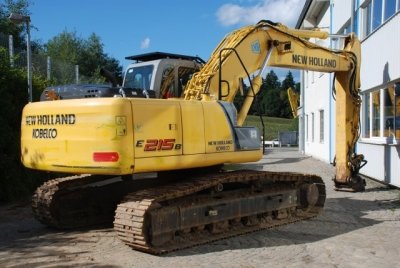 Гусеничный экскаватор New Holland Е 215 - 4 902 560 руб.