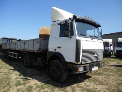 Седельный тягач МАЗ - 300 000 руб.