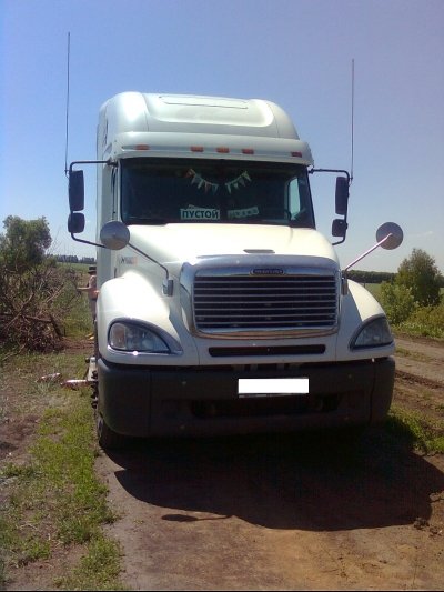 Седельный тягач FREIGHTLINER - 1 500 000 руб.