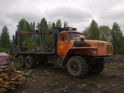 Лесовоз урал - 850 000 руб.