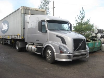 Седельный тягач VOLVO VNL42T630 - 2 800 000 руб.