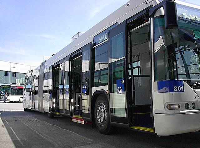 Сочлененный городской автобус electroliner